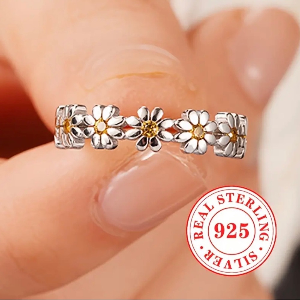 Sterling Silver Daisy Ring, various sizes